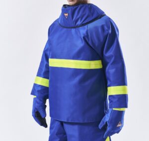 ウォータージェット防護服　water jet protective suit